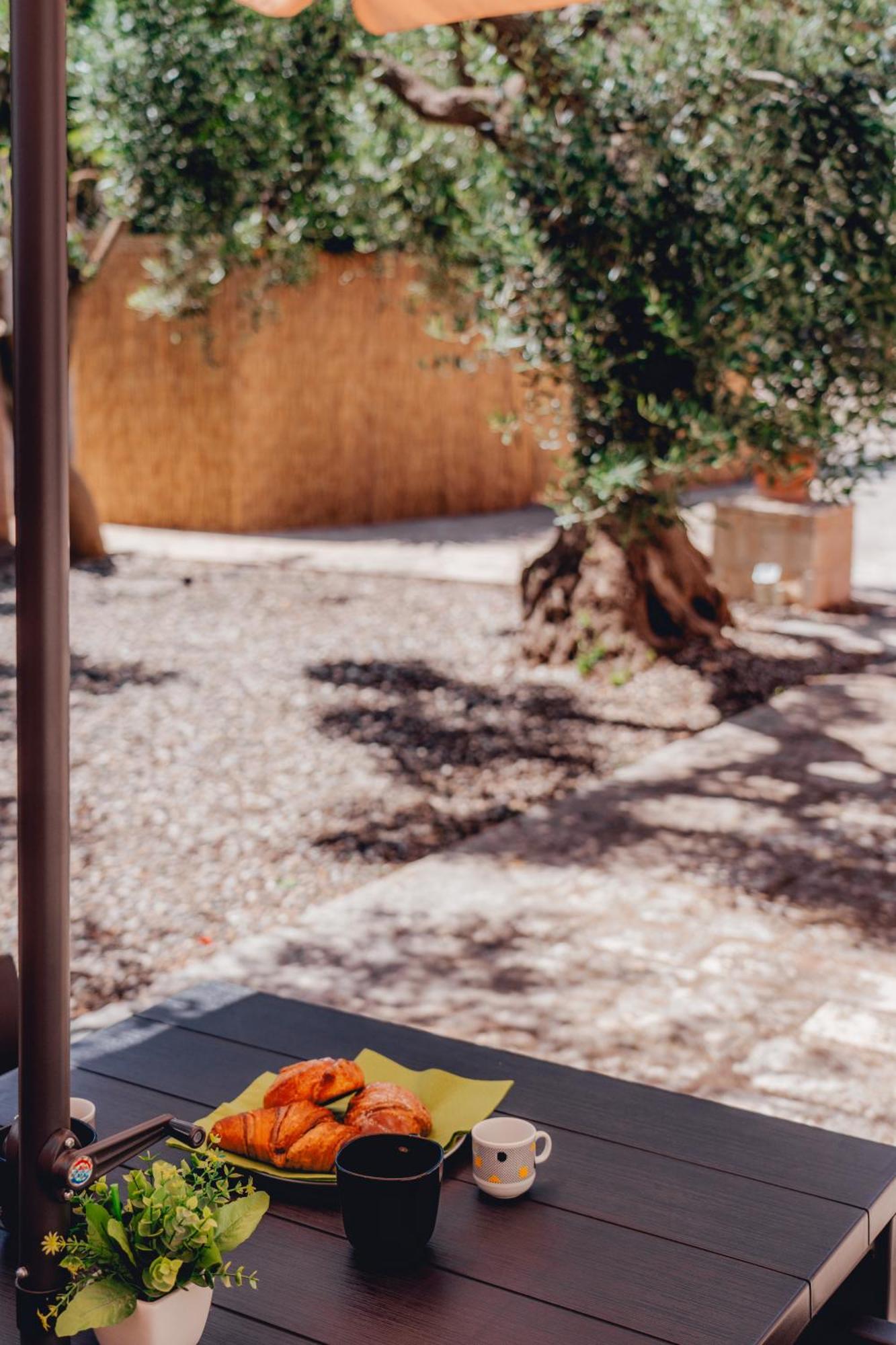 Loli Trulli Superior Villa - Free Parking กัสเตลลานา กรอตเต ภายนอก รูปภาพ