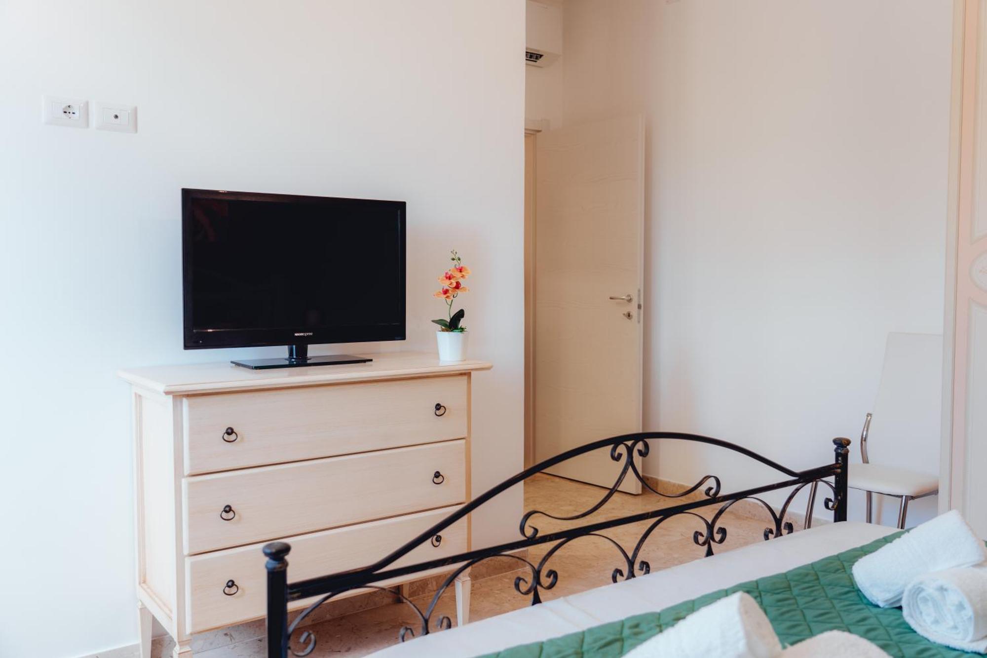 Loli Trulli Superior Villa - Free Parking กัสเตลลานา กรอตเต ภายนอก รูปภาพ