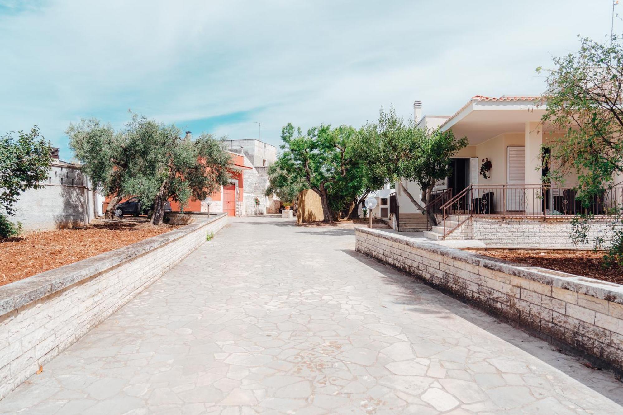 Loli Trulli Superior Villa - Free Parking กัสเตลลานา กรอตเต ภายนอก รูปภาพ