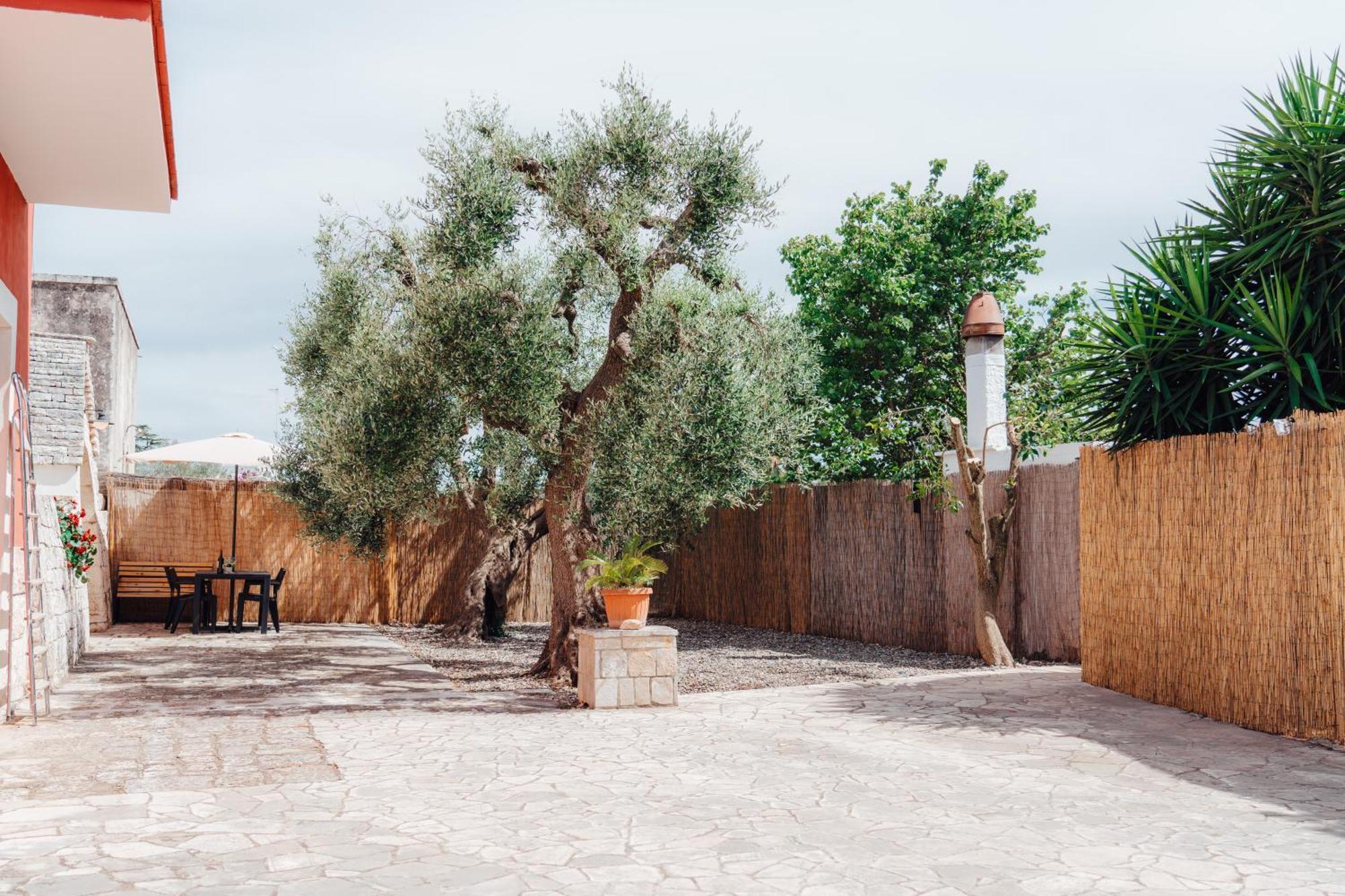 Loli Trulli Superior Villa - Free Parking กัสเตลลานา กรอตเต ภายนอก รูปภาพ